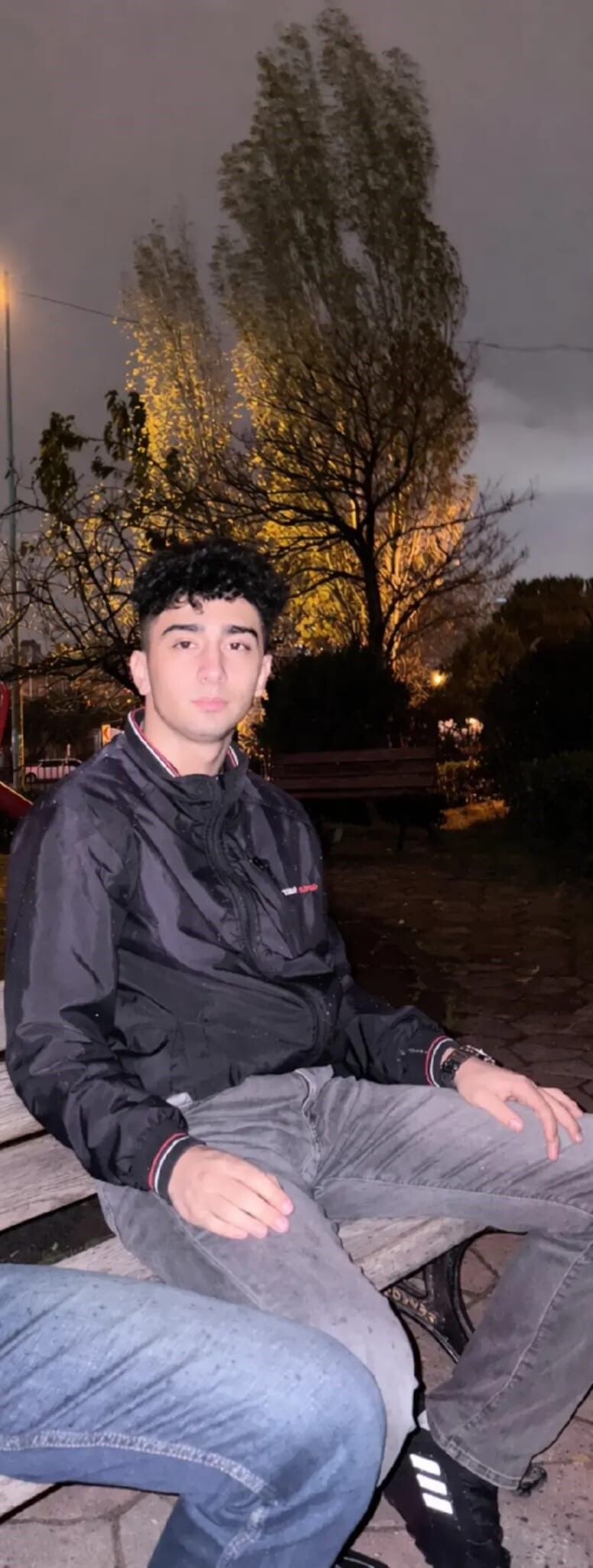 17 yaşındaki çocuk kalabalığa kurşun yağdırdı! Ölüm haberiyle feryatlar yükseldi