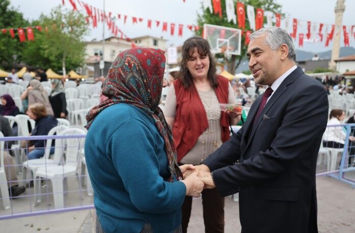 Adü Rektörü Kent Çilek Festivali’nde “Muhabbetin Ve Emeğin Başkenti” (3)