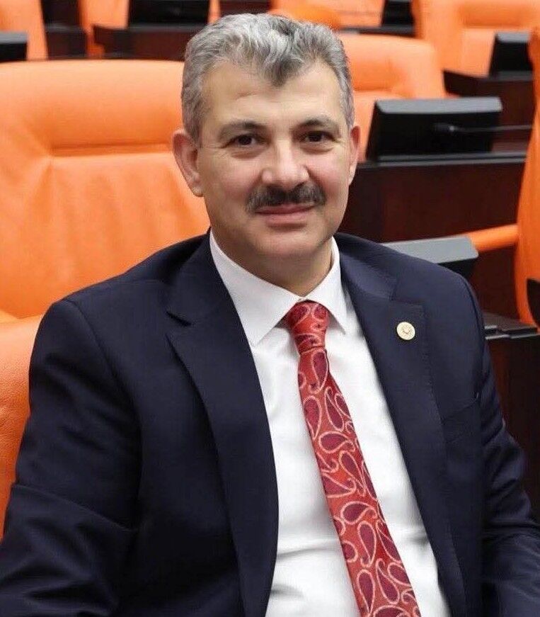 AK Partili milletvekili eşinin yaptığı nedeniyle özür diledi