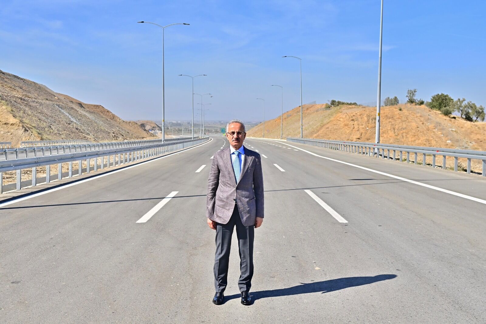 Aydın-Denizli Otoyolu’ndaki çalışmalar neden bitmiyor? Bakan Uraloğlu açıkladı