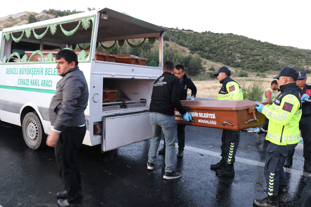 Aydın-Denizli Otoyol'undaki kazada ölü sayısı 8’e çıktı! Biri de bebek