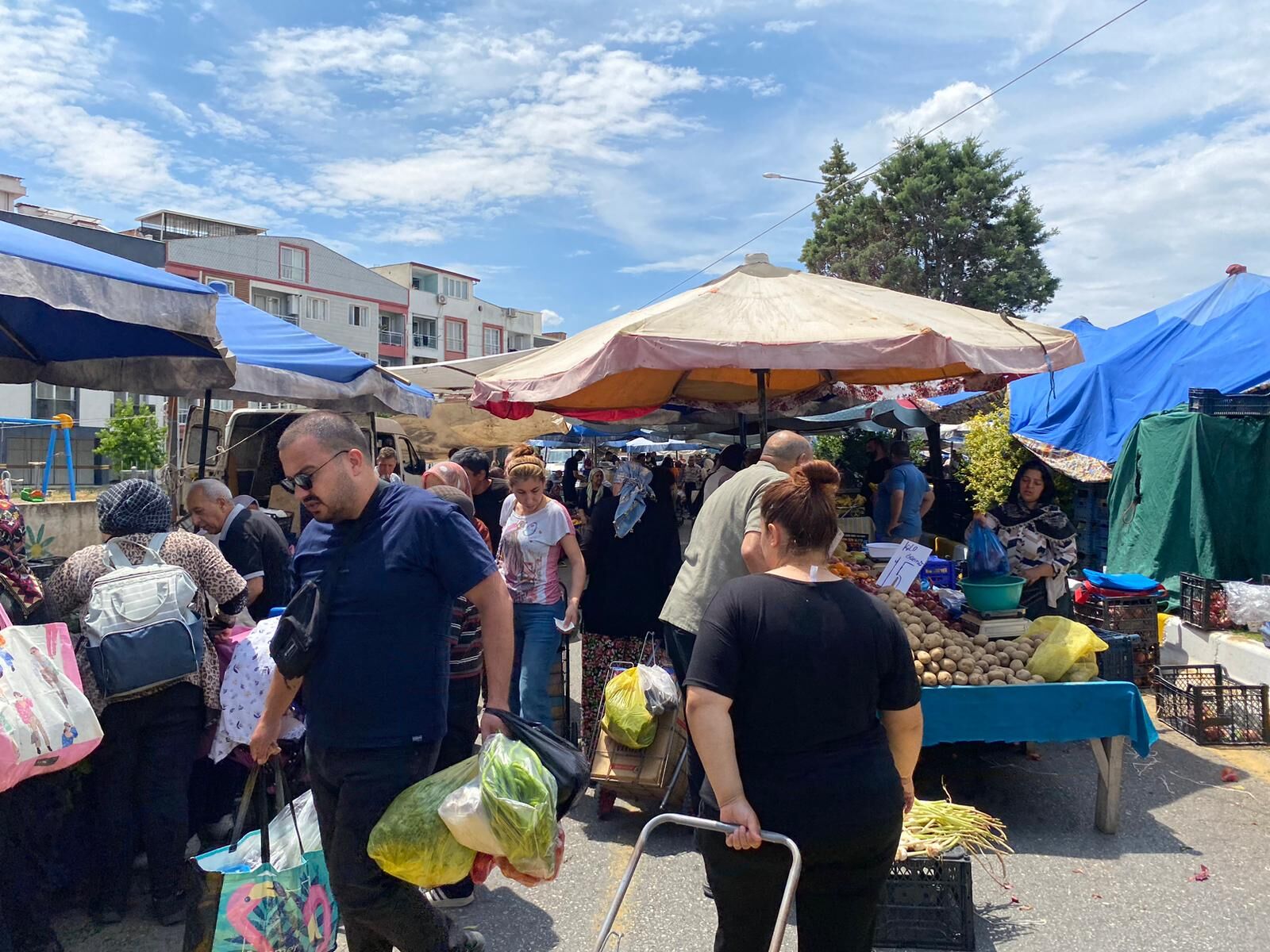 Aydın Pazarında Bayram Öncesi Yoğunluk (2)
