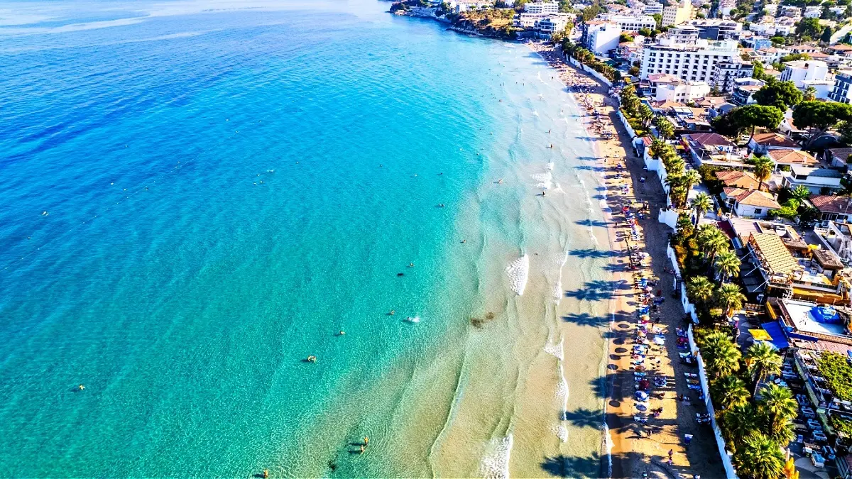 Kuşadası's Blue Flag Beaches: Kuşadası impresses with both its municipal public beaches and the beaches of its world-famous hotels. Here are the Blue Flag beaches in Kuşadası: Kuşadası Municipality Kadınlar Denizi Public Beach, Kuşadası Municipality Güvercinada Public Beach