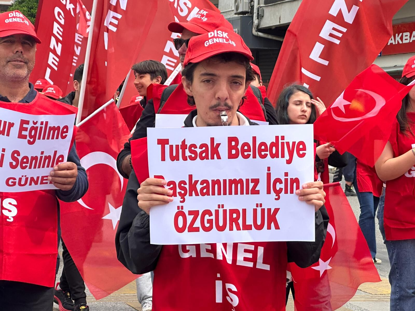 Aydın’da 1 Mayıs Programında Dikkat Çeken Pankart