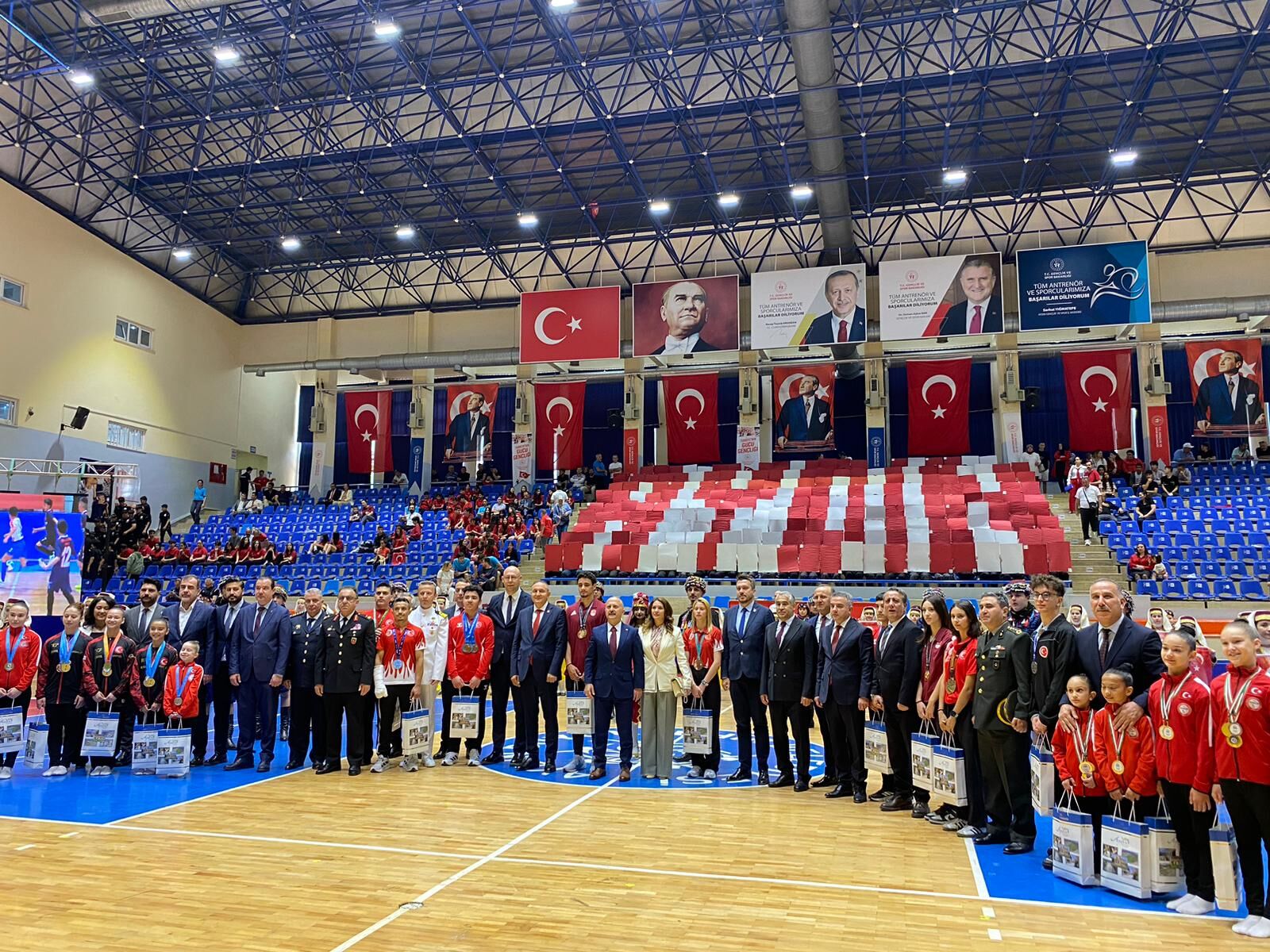 Aydın’da 19 Mayıs coşkusu: Gençlik bayramı renkli görüntülere sahne oldu