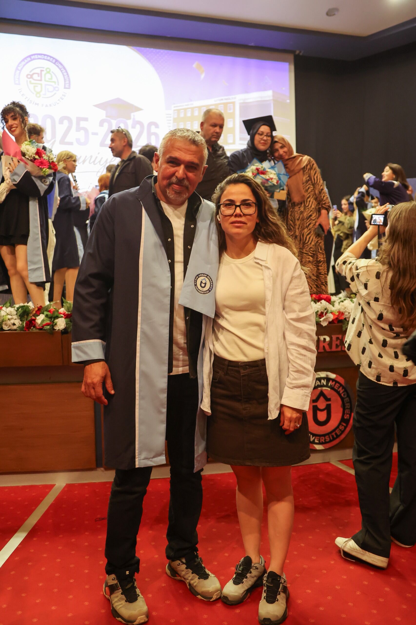 Aydinda Genclere Ornek Olan Mezuniyet Egitim Azminin Yasi Yo 661247 E3C0Af