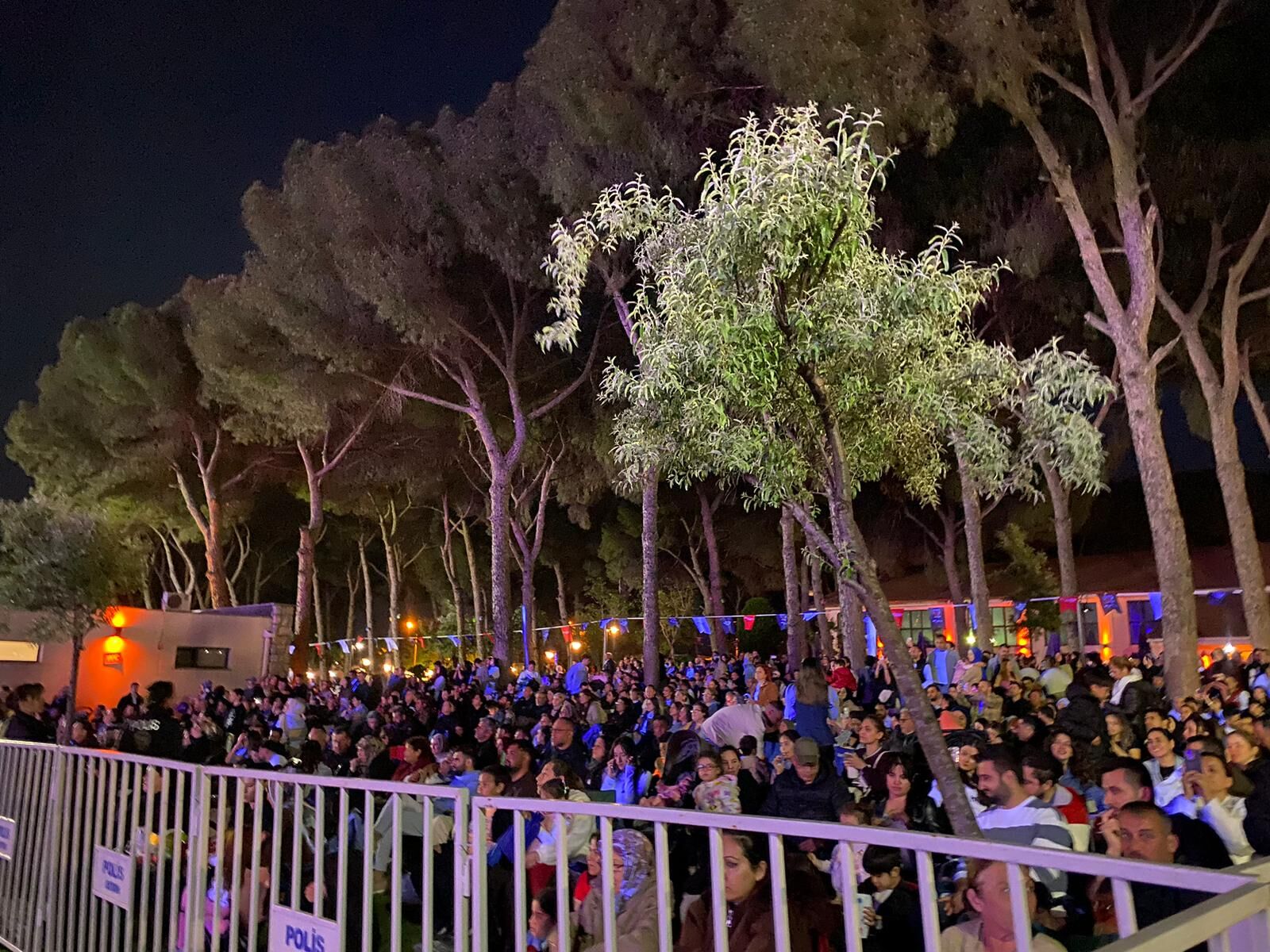 Aydın’da Kültür Yolu Festivali Devam Ediyor Demet Akalın’a Yoğun Ilgi (4)