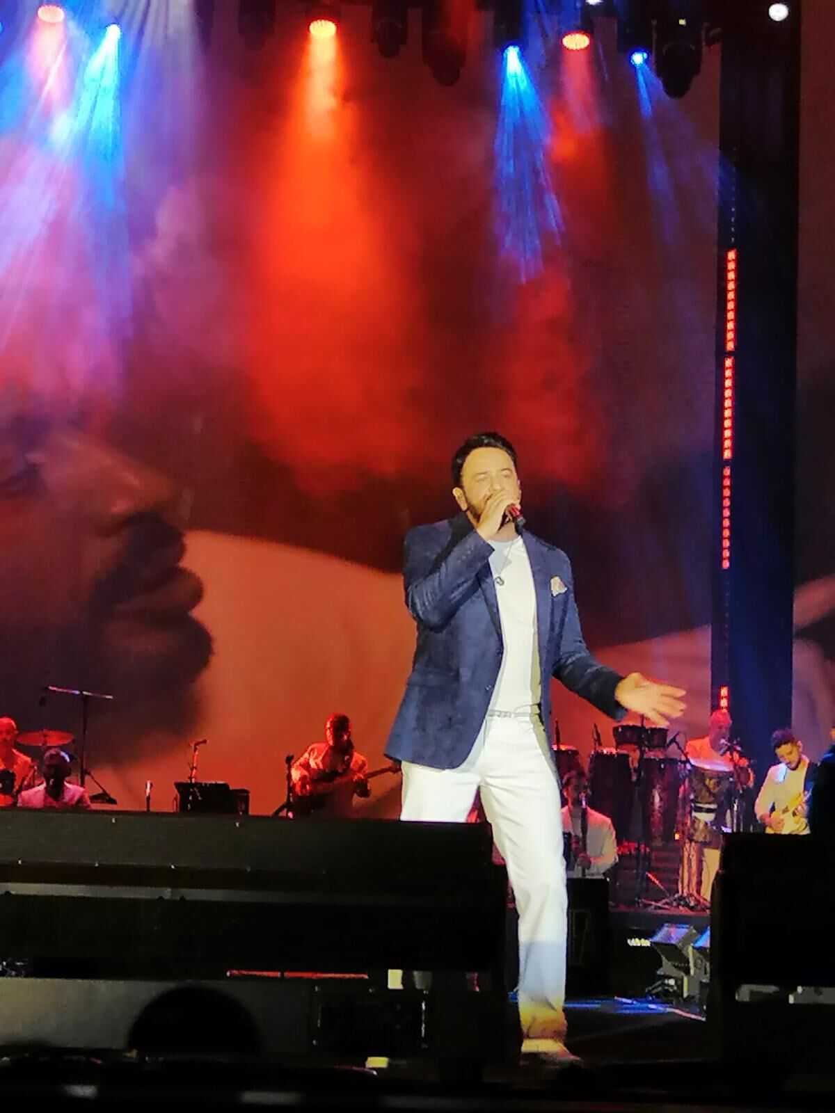 Aydın’da Kültür Yolu Festivali Devam Ediyor Emre Altuğ Sevenleriyle Buluştu (1)