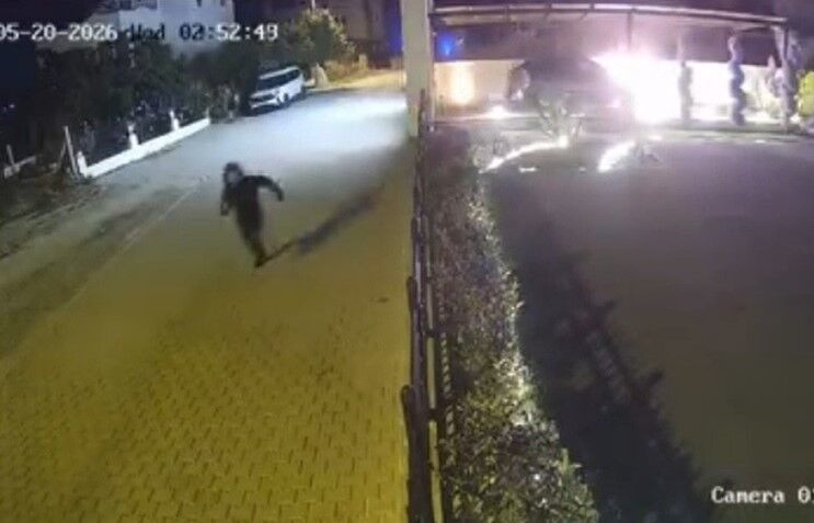 Aydın’da lüks aracı ateşe verip kaçtılar!