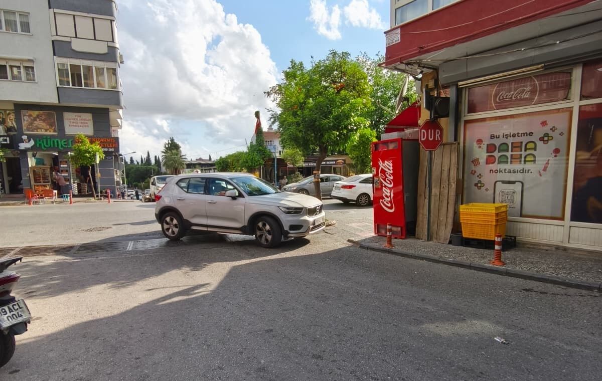 Aydın’da Park Kaosu! Trafiği Felç Etti (1)