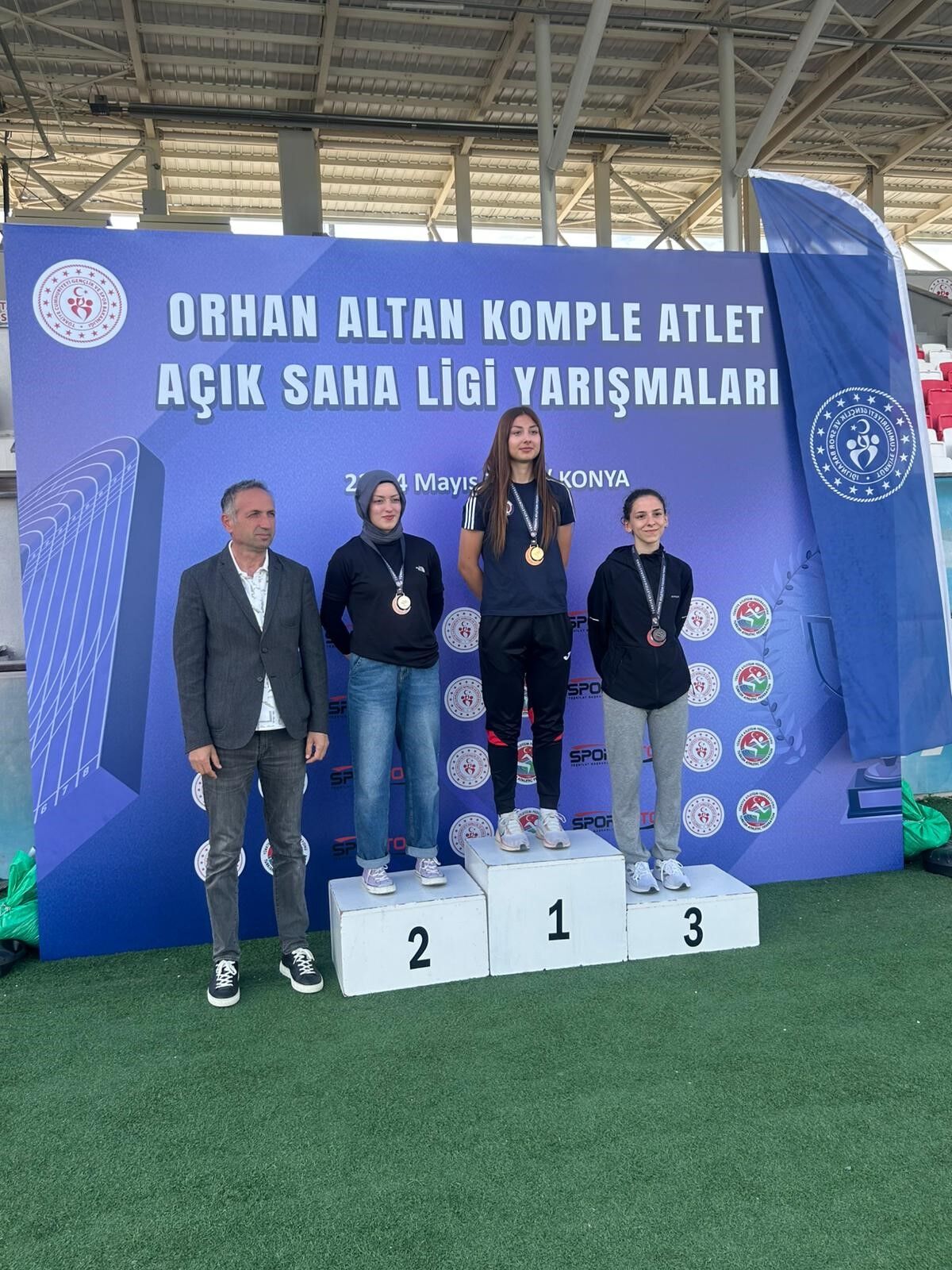 Aydınlı atletlerden Konya’da madalya yağmuru