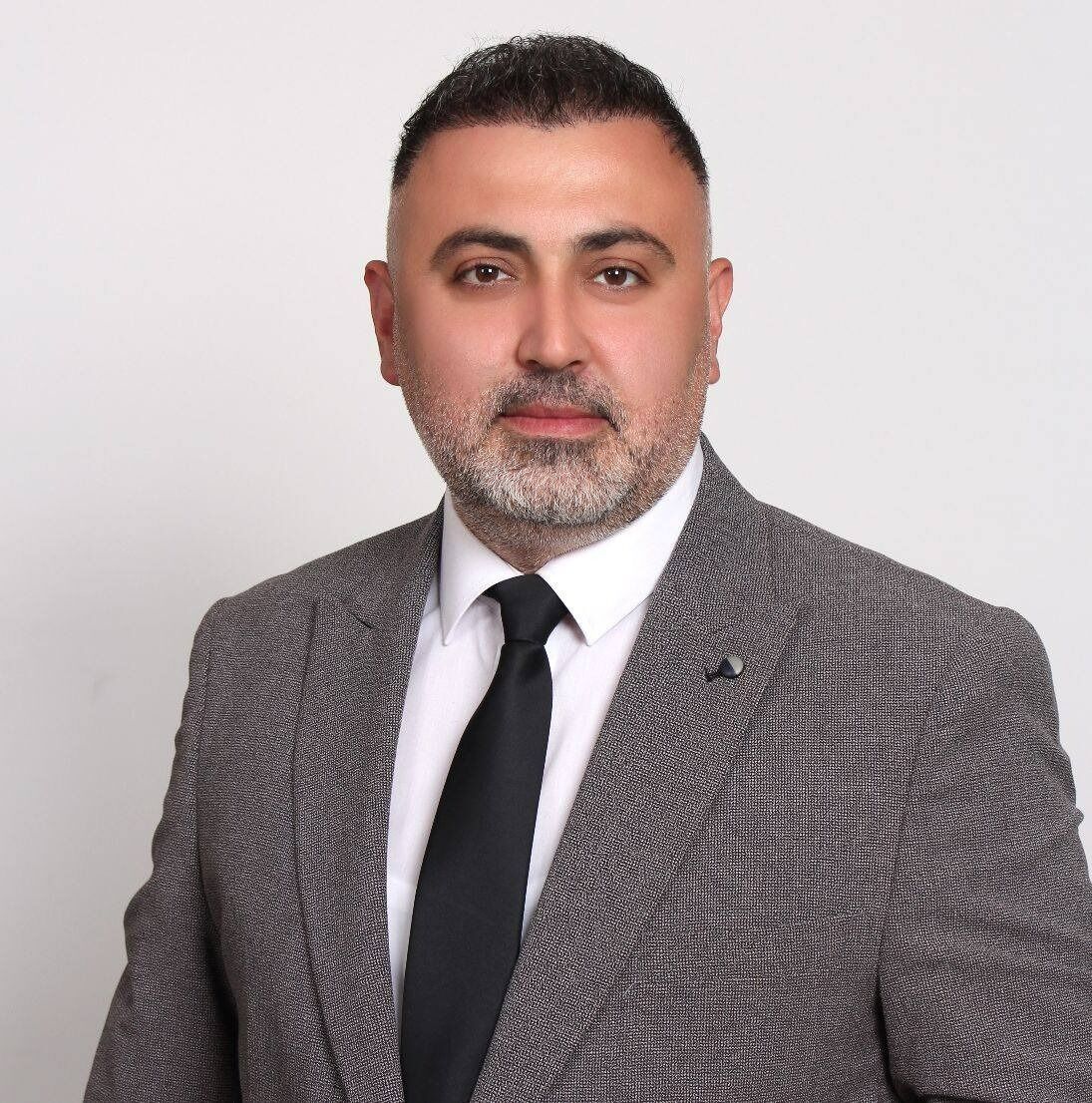Başkan Avşar berber ve kuaförlerin özel günü kutladı