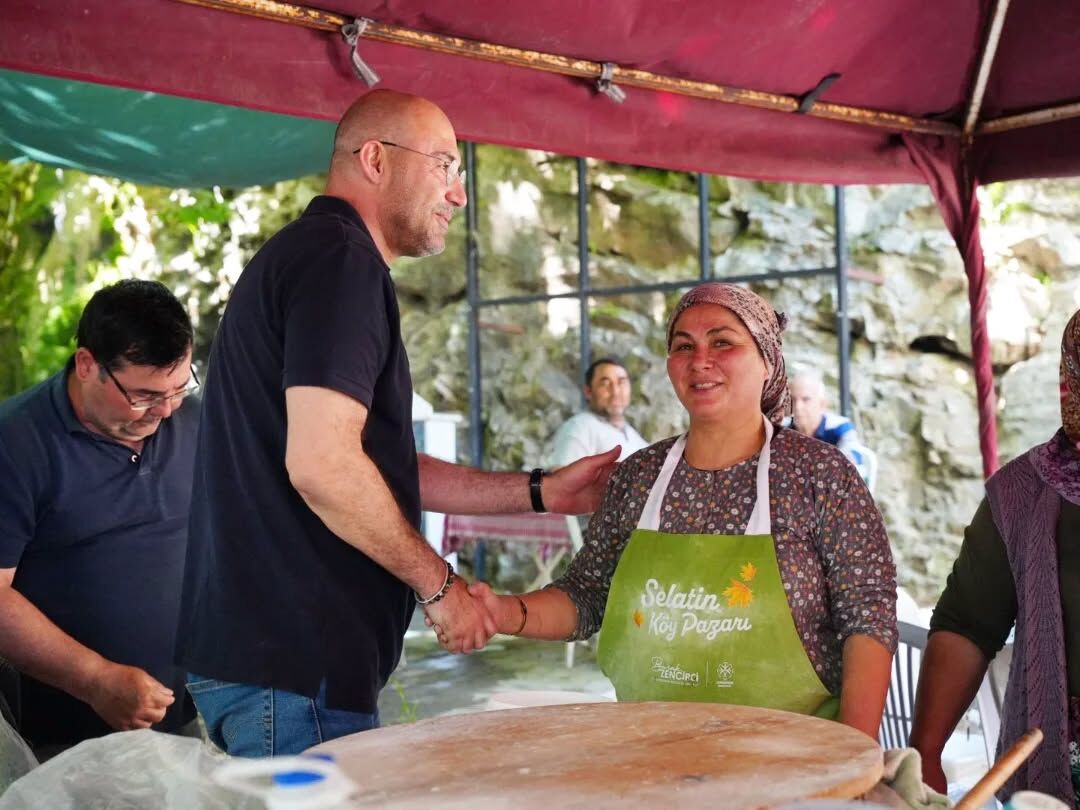 Başkan Zencirci annelerle buluştu: Günlerini kutladı
