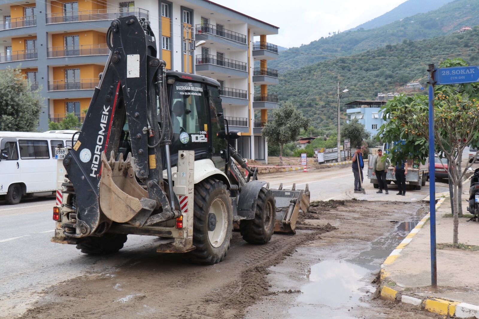 Bozdoganda Selin Yaralari Sariliyor Yollar Bir Bir Onariliyo 664881 5E784A
