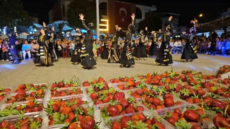Çilek Kokusu Şehri Saracak Sultanhisar’da 11 Günlük Festival Başlıyor1-1