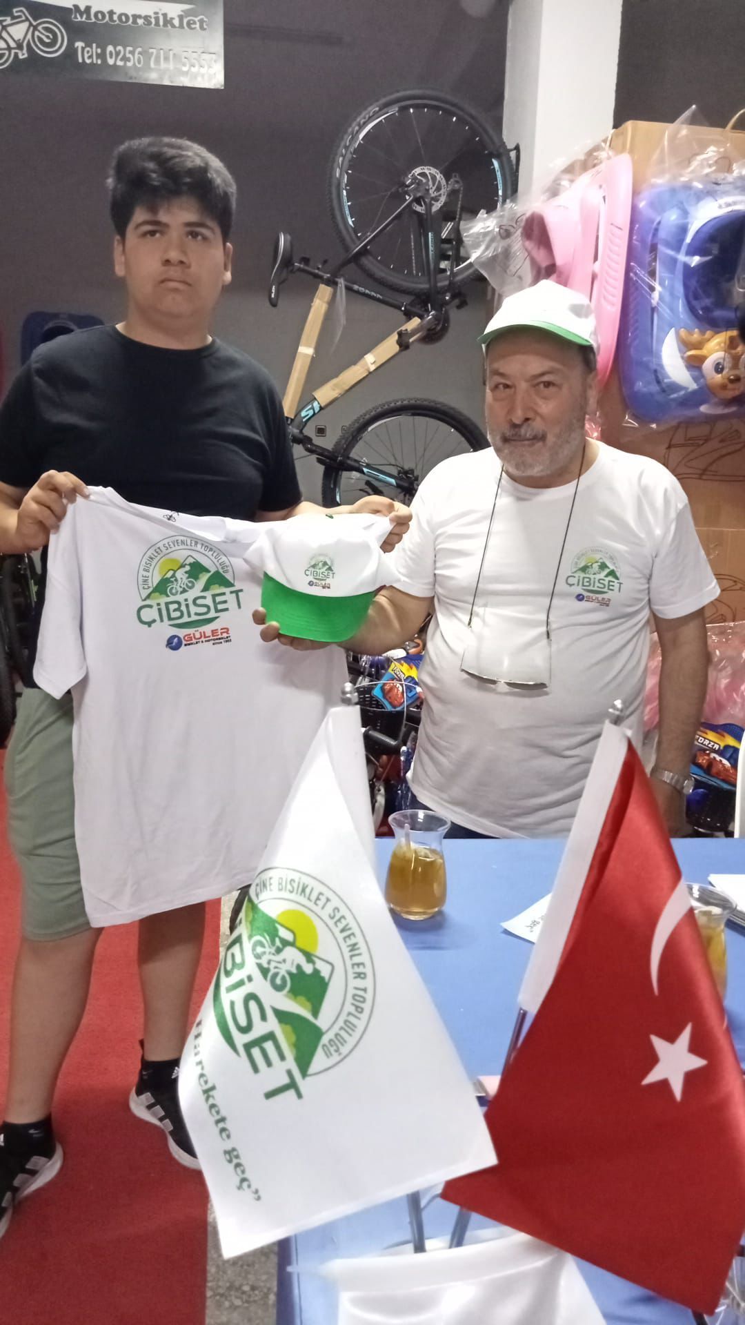Çine’de Gençlere Bisikleti Sevdirecek Kampanya Pedallar Sağlık Hediyeler Gençlik Için (1)