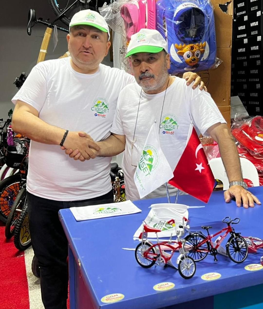 Çine’de Gençlere Bisikleti Sevdirecek Kampanya Pedallar Sağlık Hediyeler Gençlik Için (3)