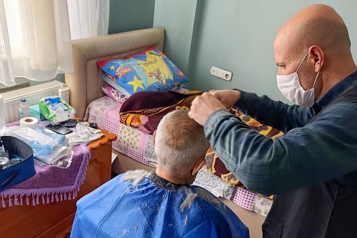 Efelerde Sosyal Destekler Cig Gibi Buyuyor Kimse Kendini Yal 659117 1Db9Aa