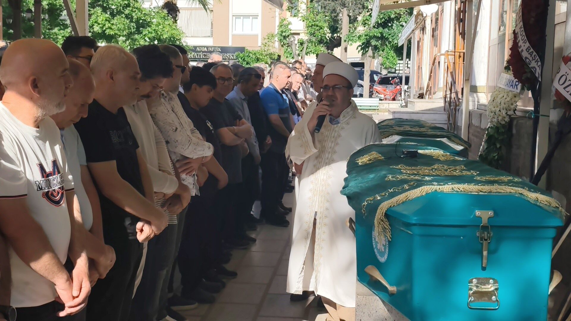 Esnaf arkadaşlar 15 dakika arayla hayatını kaybetti