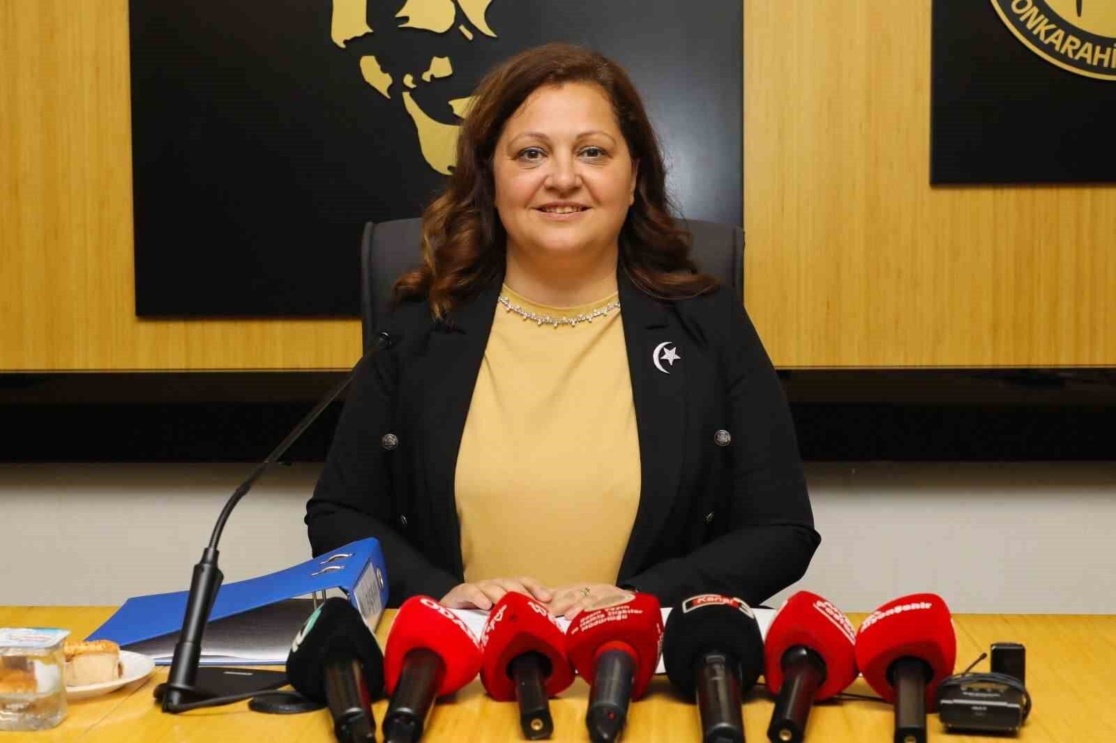 Gazeteci Ağırel ağır konuştu! Yüzü cincikla sıyrılmış