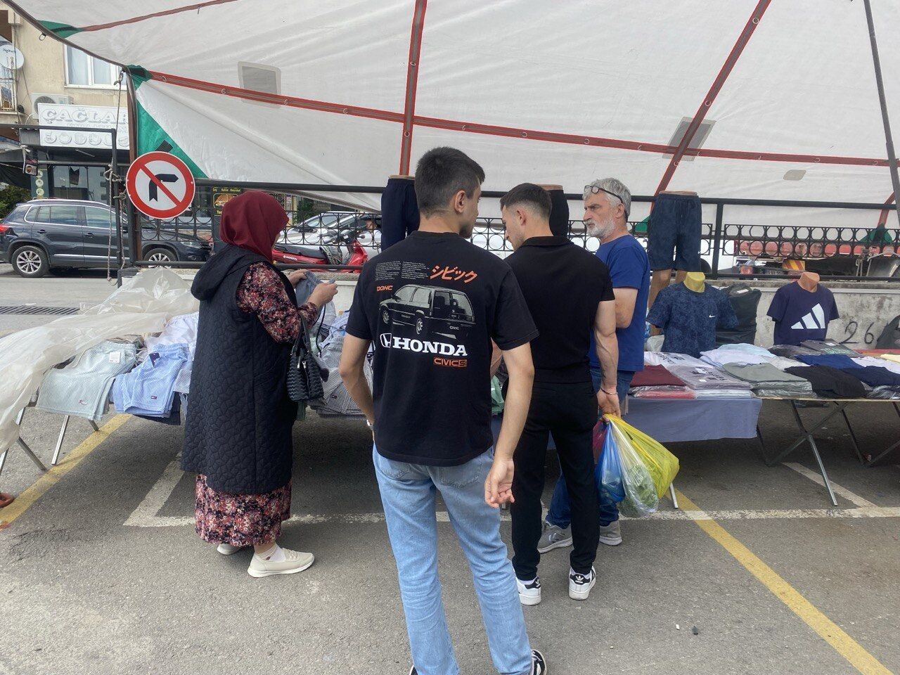 Gençlerin takıntısı esnafı çileden çıkardı