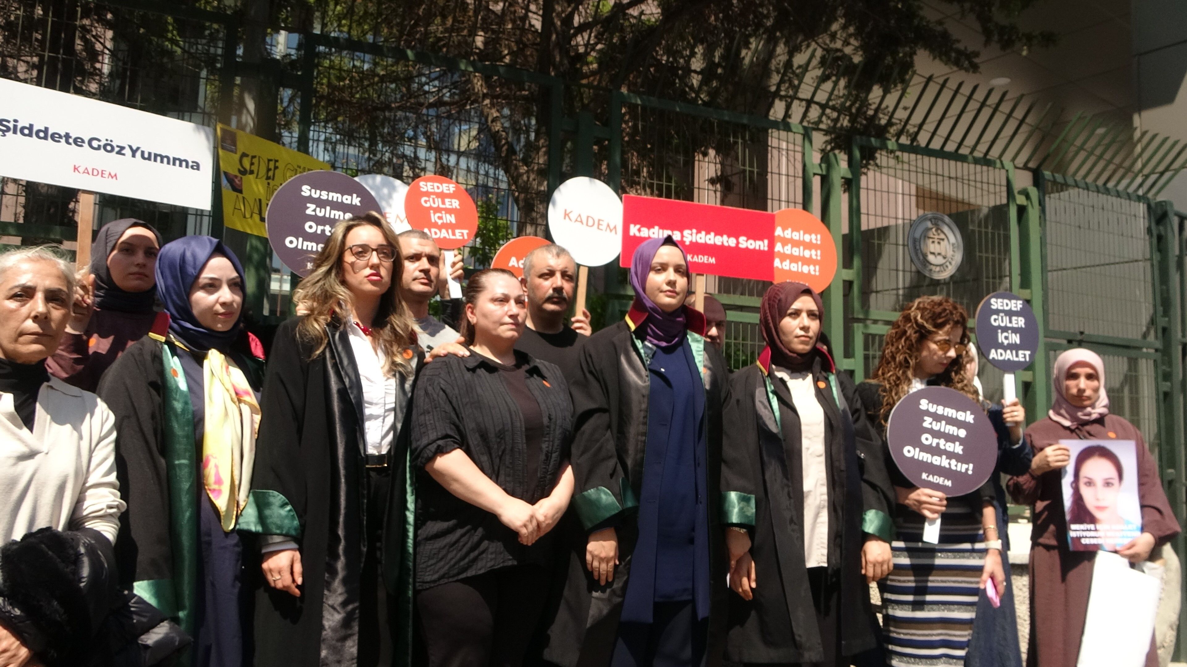 Halıya Sarılı Halde Cesedi Bulundu! Genç Kadını Katledenlerin Cezası Belli Oldu (3)