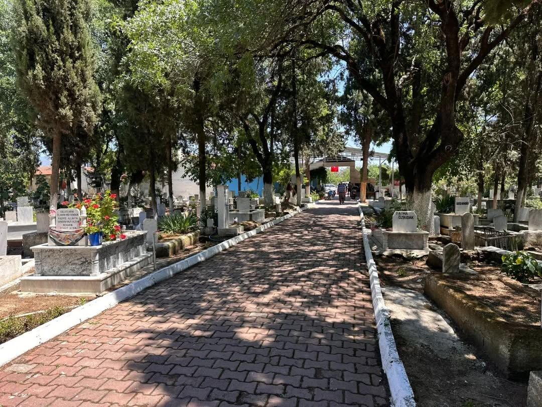 İncirliova Mezarlıklarında Bayram Temizliği (2)