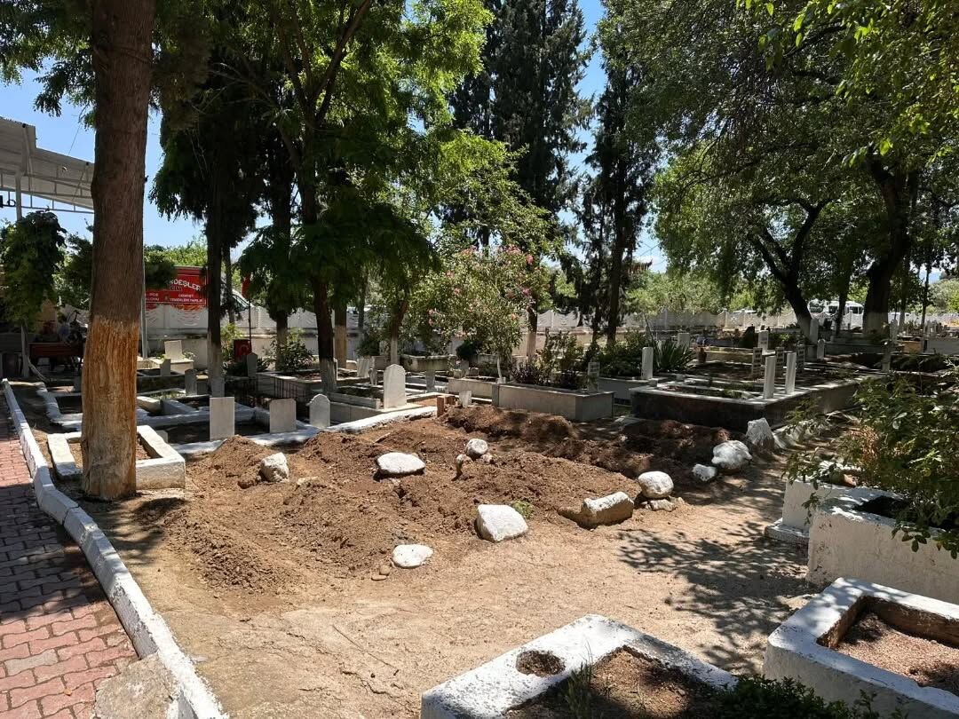İncirliova Mezarlıklarında Bayram Temizliği (3)