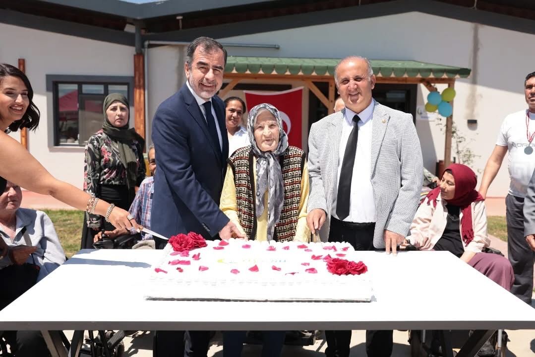 Incirliovada Yaza Merhaba Etkinligi Yasli Ve Engelli Vatanda 662528 Fe2E43
