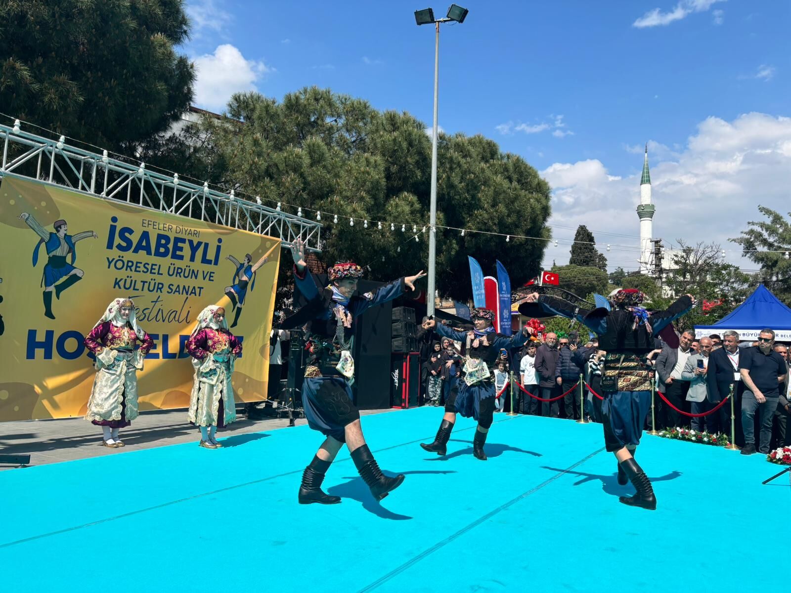İsabeyli Festivali’nde Yoğun Katılım Bakan Ersoy Ve Bilal Erdoğan Vatandaşlarla Buluştu (5)