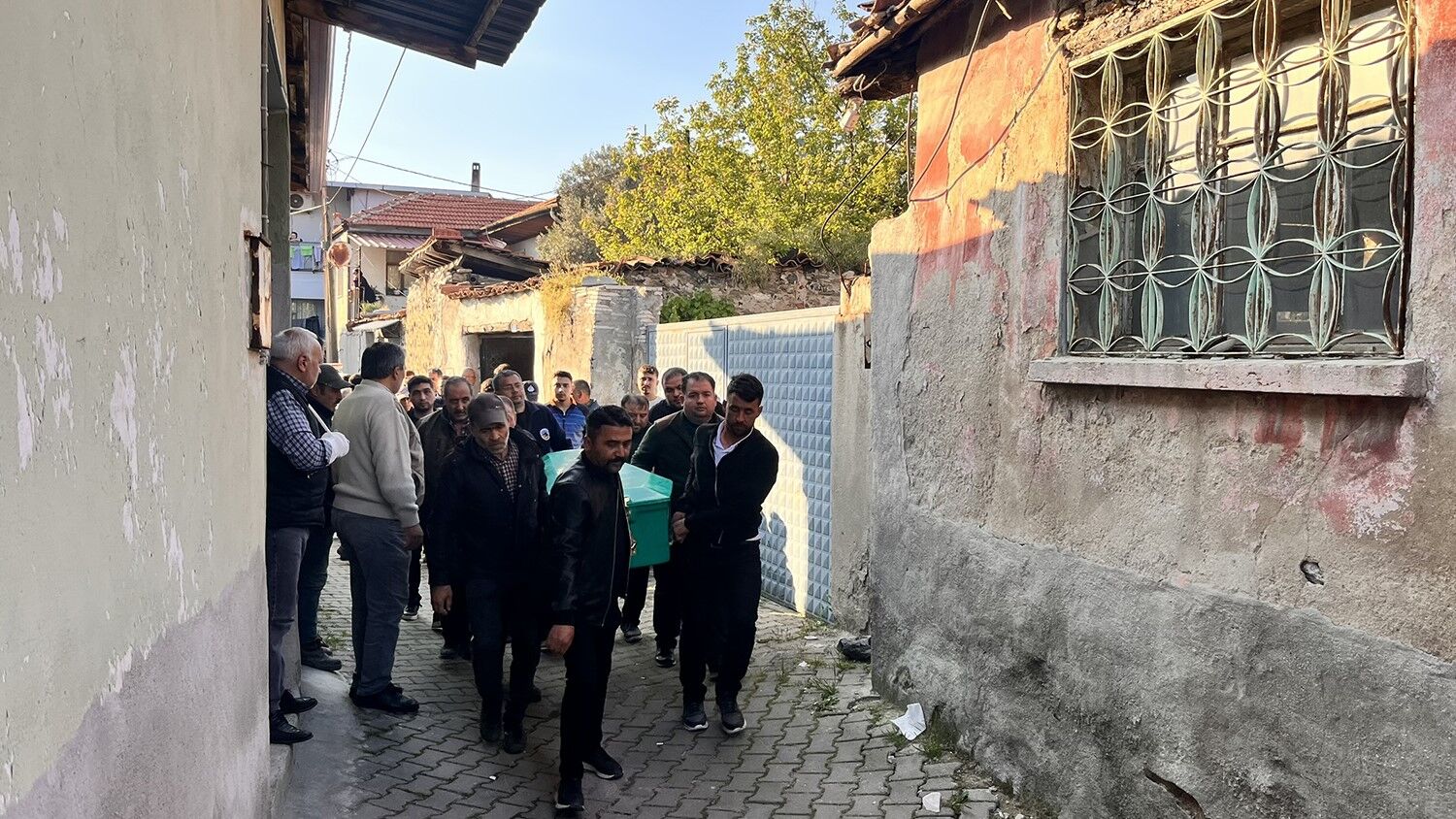 İşe Gelmeyince Gerçek Ortaya Çıktı! Talihsiz Adam Evde Ölü Bulundu (2)