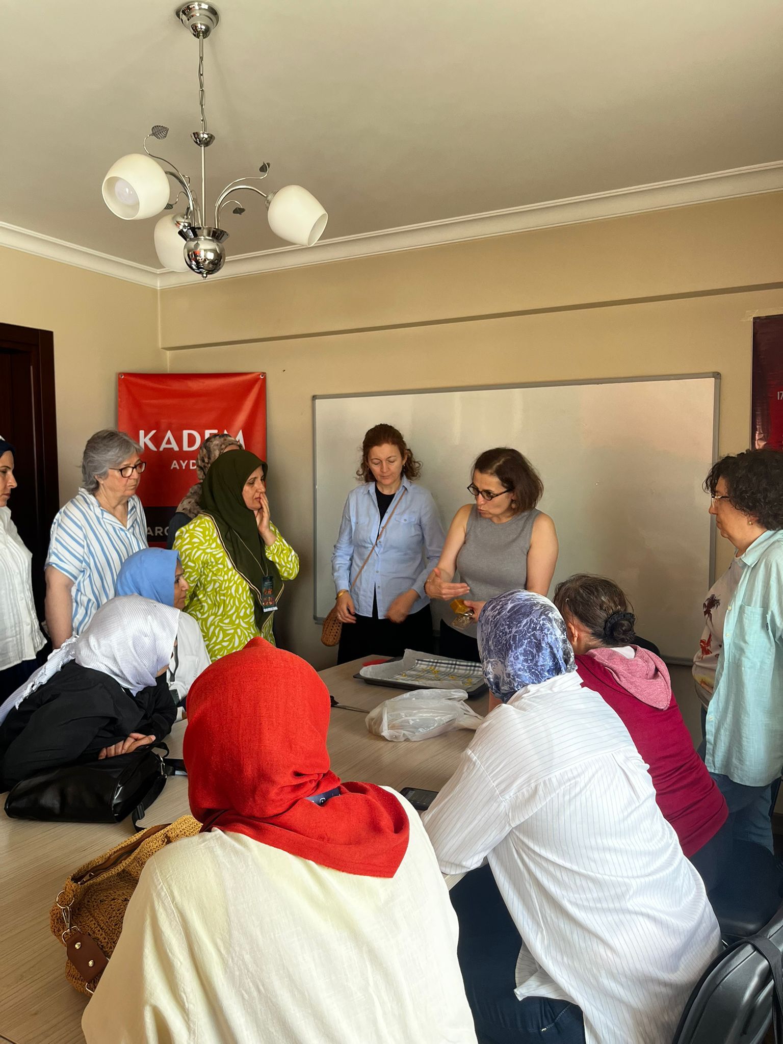 Kadınların Geleceğine Önemli Dokunuş! Su Ve Hava Geçirmez Kumaş Üretildi (1)