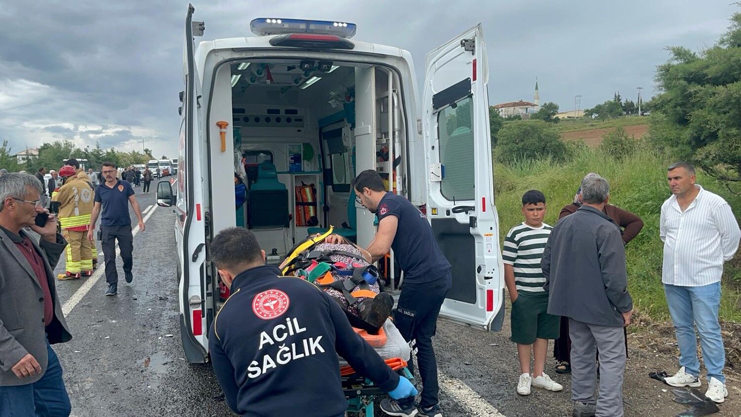 Karayolunda Can Pazarı Zincirleme Kazada Araçlar Hurdaya Döndü (6)
