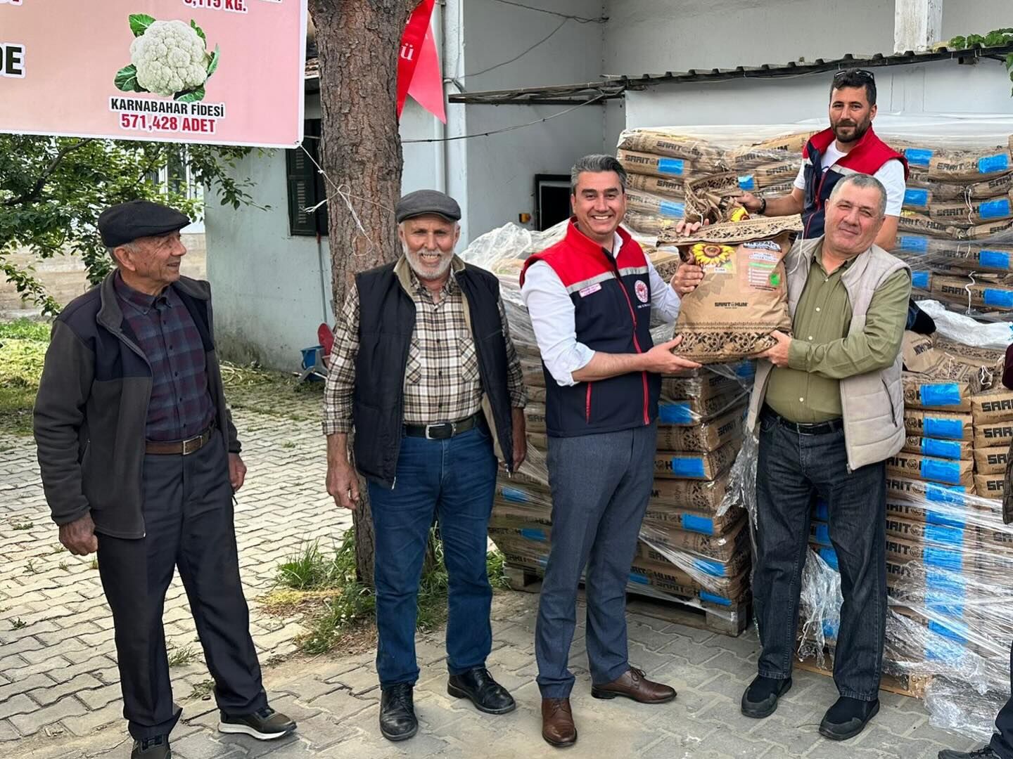 Kocarlida Uretime Destek Ciftcilere 3 Bin 600 Kilogram Aycic 664077 27Fc14