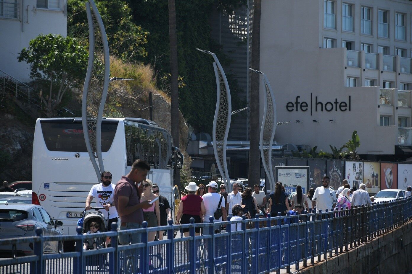 Kuşadası bayramda tatilcilerin akınına uğradı