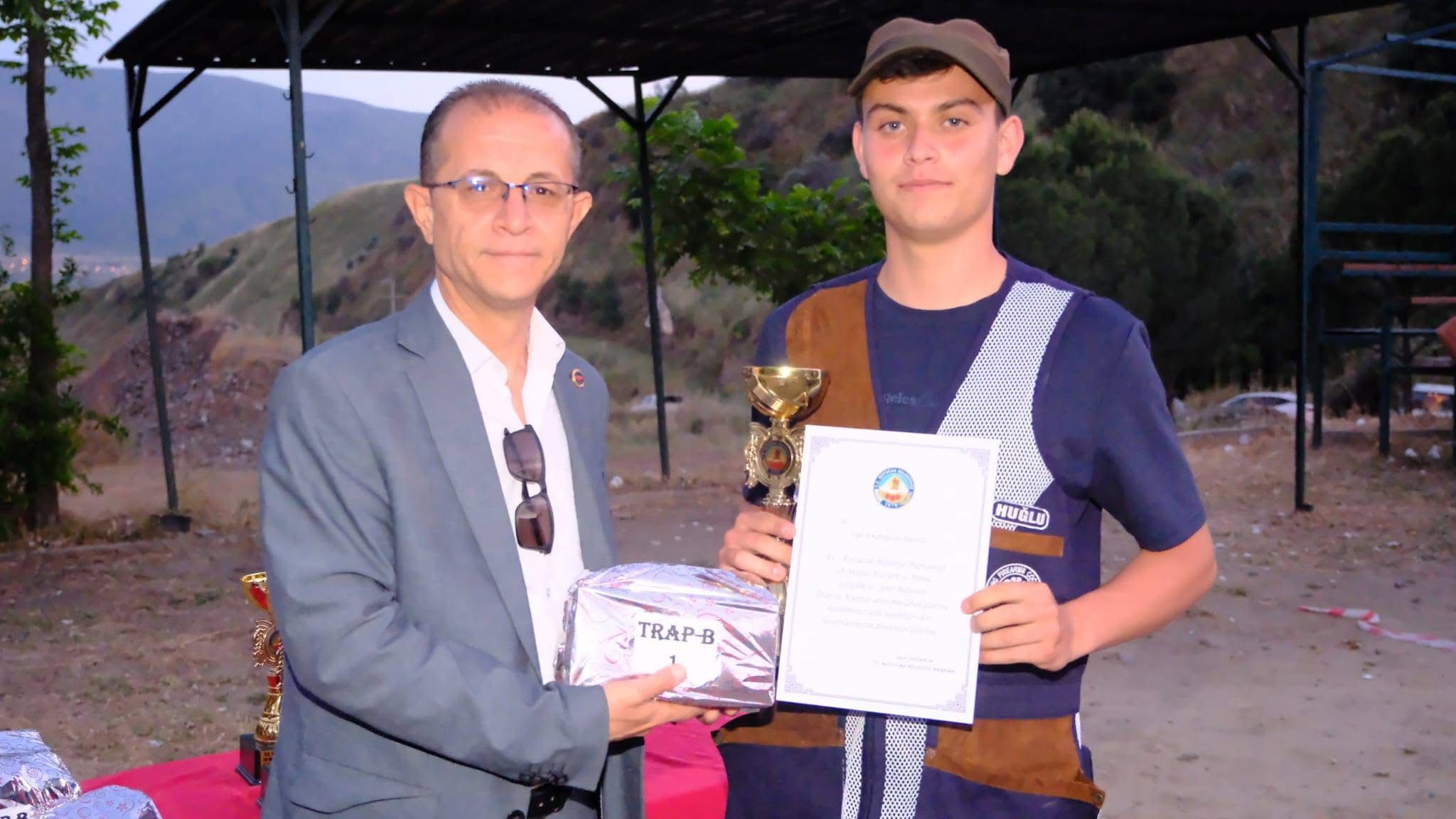 Kuyucak’ta bayram coşkusu poligona taşındı