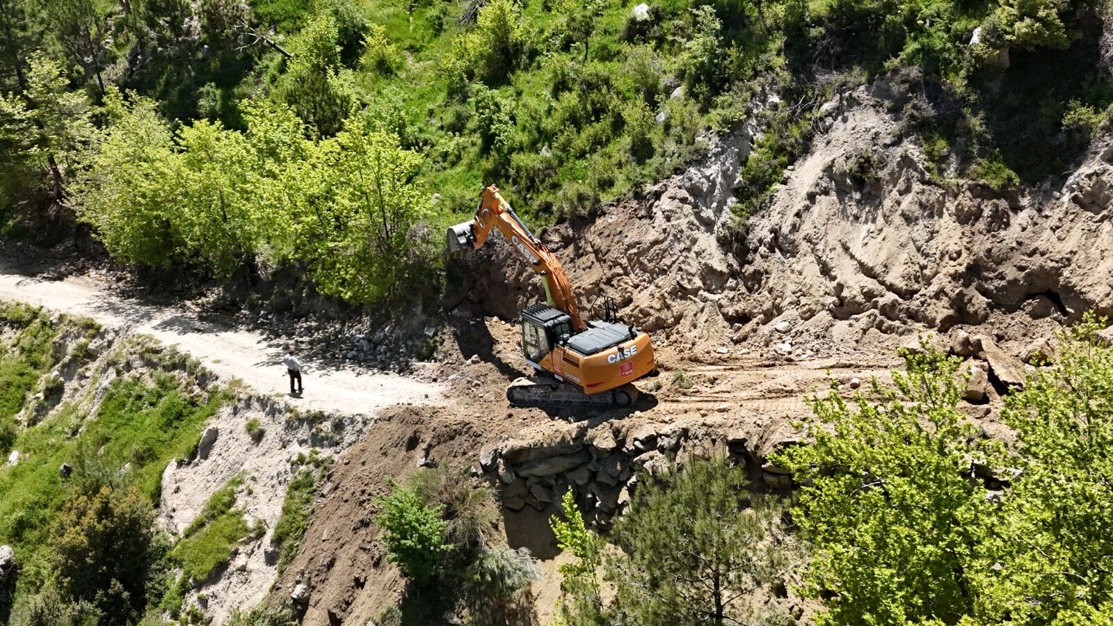 Madran Yayla Yolu Onarildi Gocuge Tas Duvarli Cozum 661135 53758B