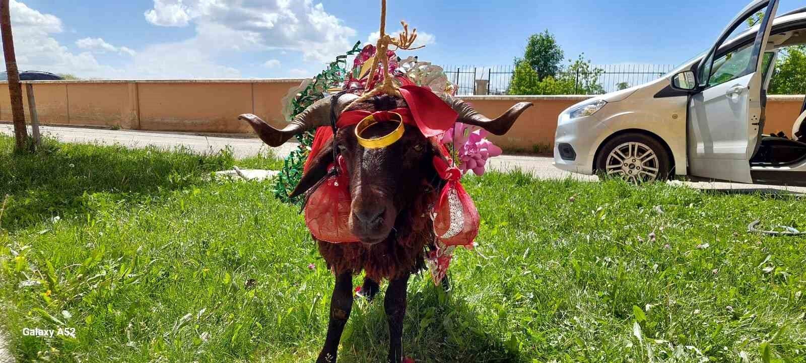 Aydın’da Kurban Bayramı öncesi vatandaşlar kuyumcuların yolunu tuttu