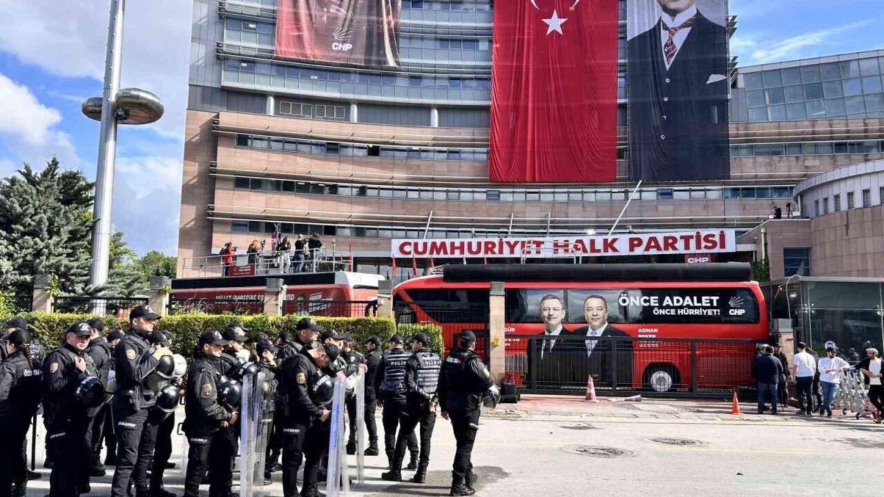 Mhp’li Uzunırmak Chp’deki Tahliye Gerginliğini Yorumladı “Yakışıksız Bir Gün!” (2)