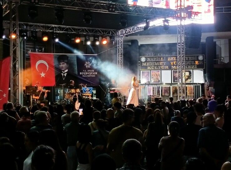 Nazilli konsere hazırlanıyor: Meydanda 80'ler 90'lar rüzgarı esecek