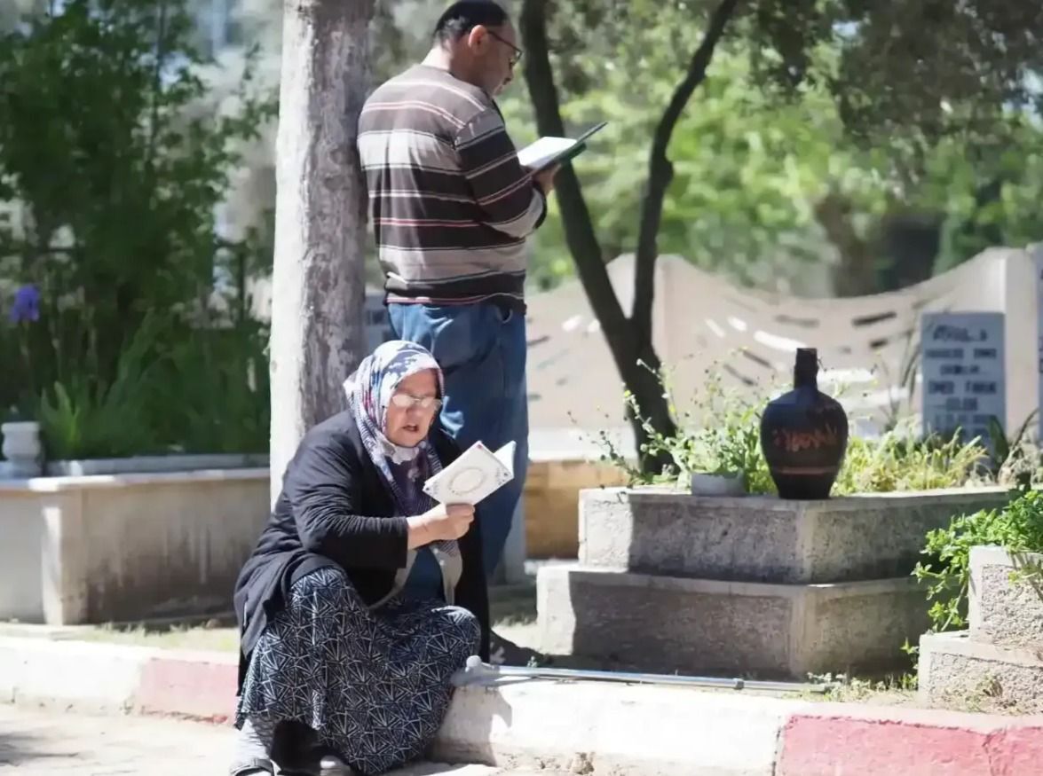 Nazilli mezarlıklarında bayram yoğunluğu