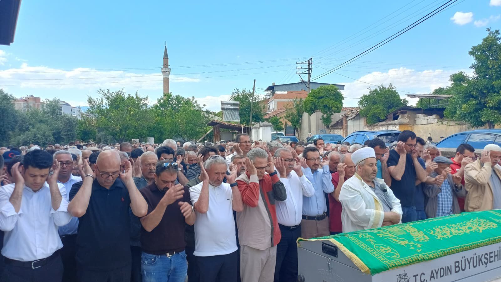 Nazilli’de Hüzünlü Veda! Ethem Aydoğdu Son Yolculuğuna Uğurlandı (1)