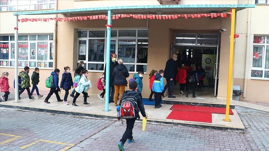 Okullarda Ara Tatil Kaldırılıyor Mu3