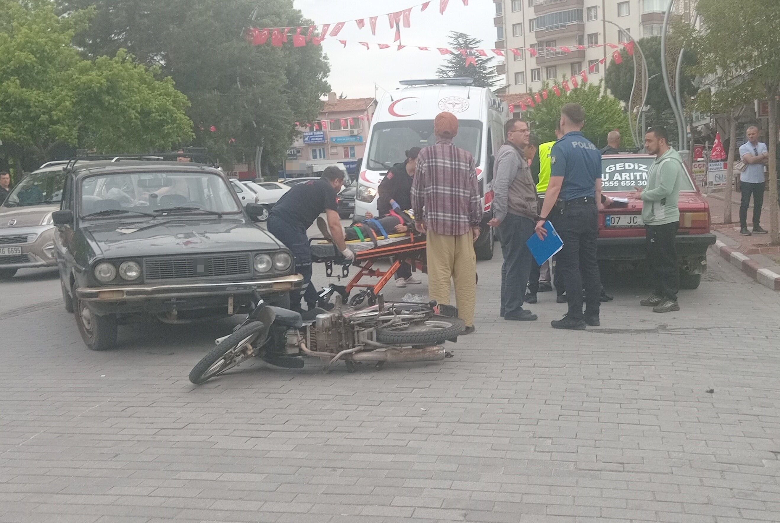 Otomobil Ile Motosiklet Çarpıştı 2 Yaralı (2)