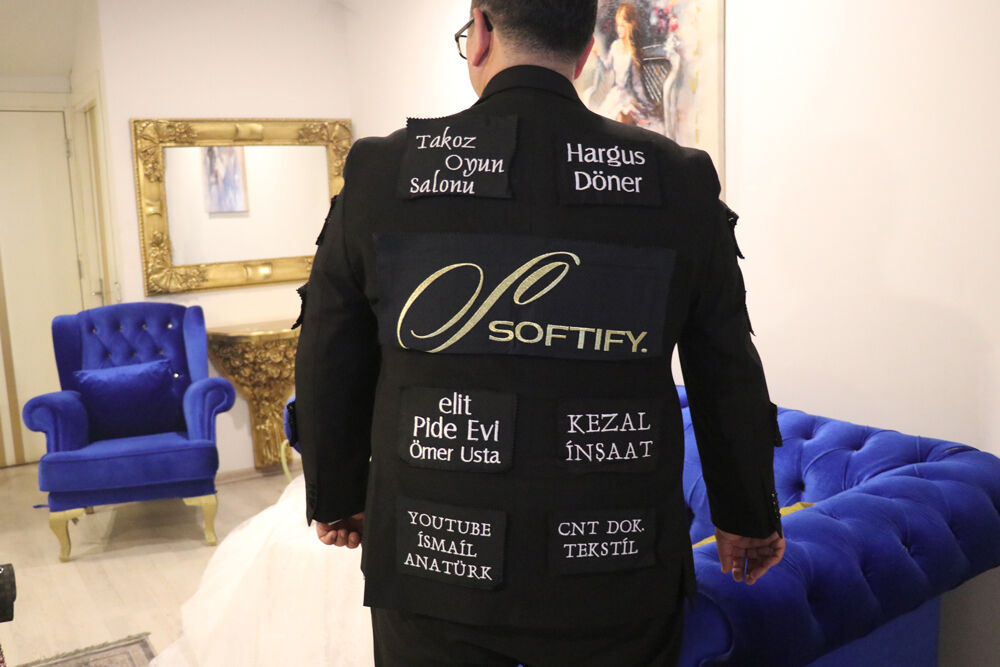 Reklam panosu gibi damat! Sponsorlu düğün 