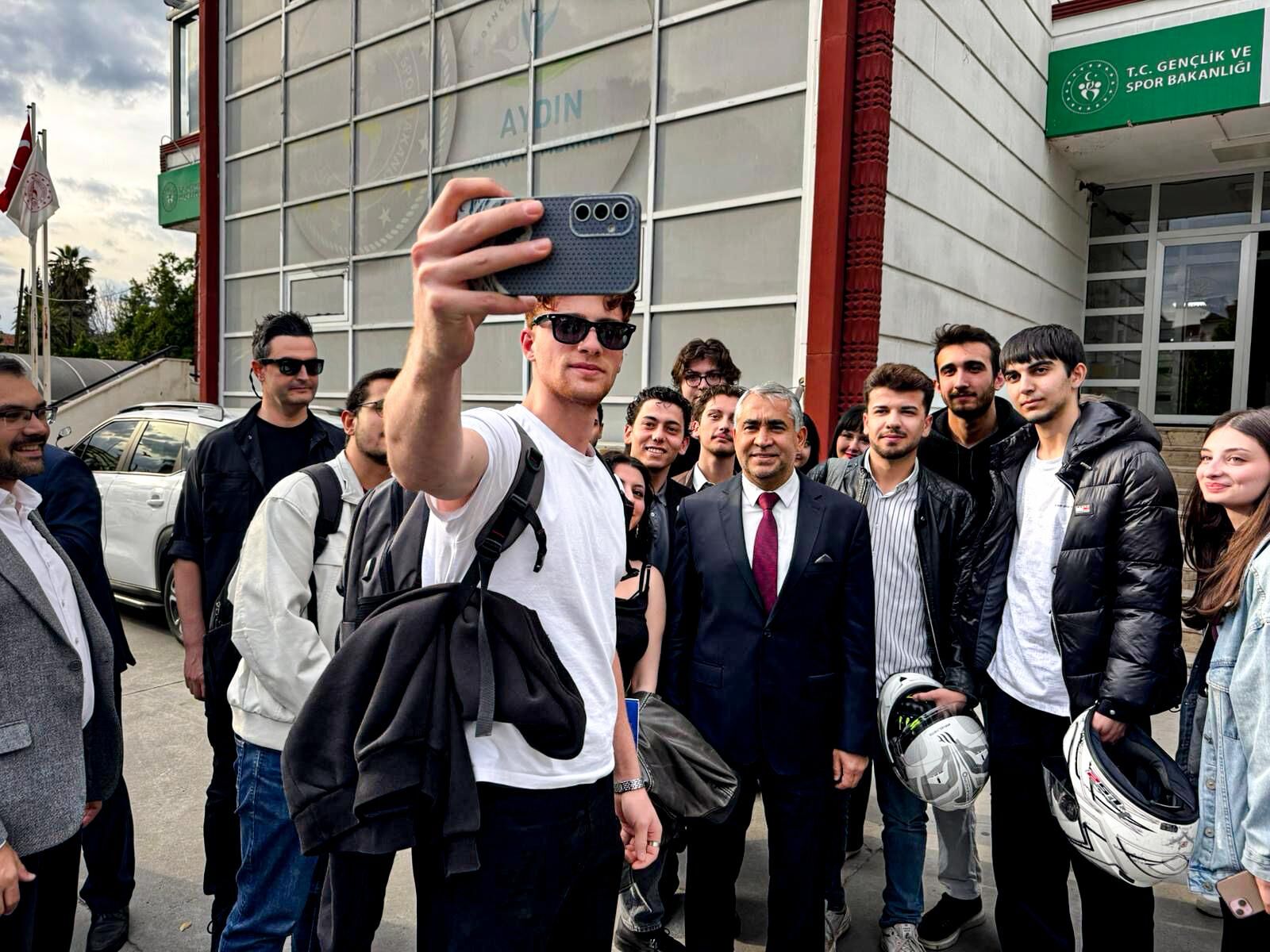 Rektör Kent öğrencilerle buluştu: Samimi sorular, net cevaplar