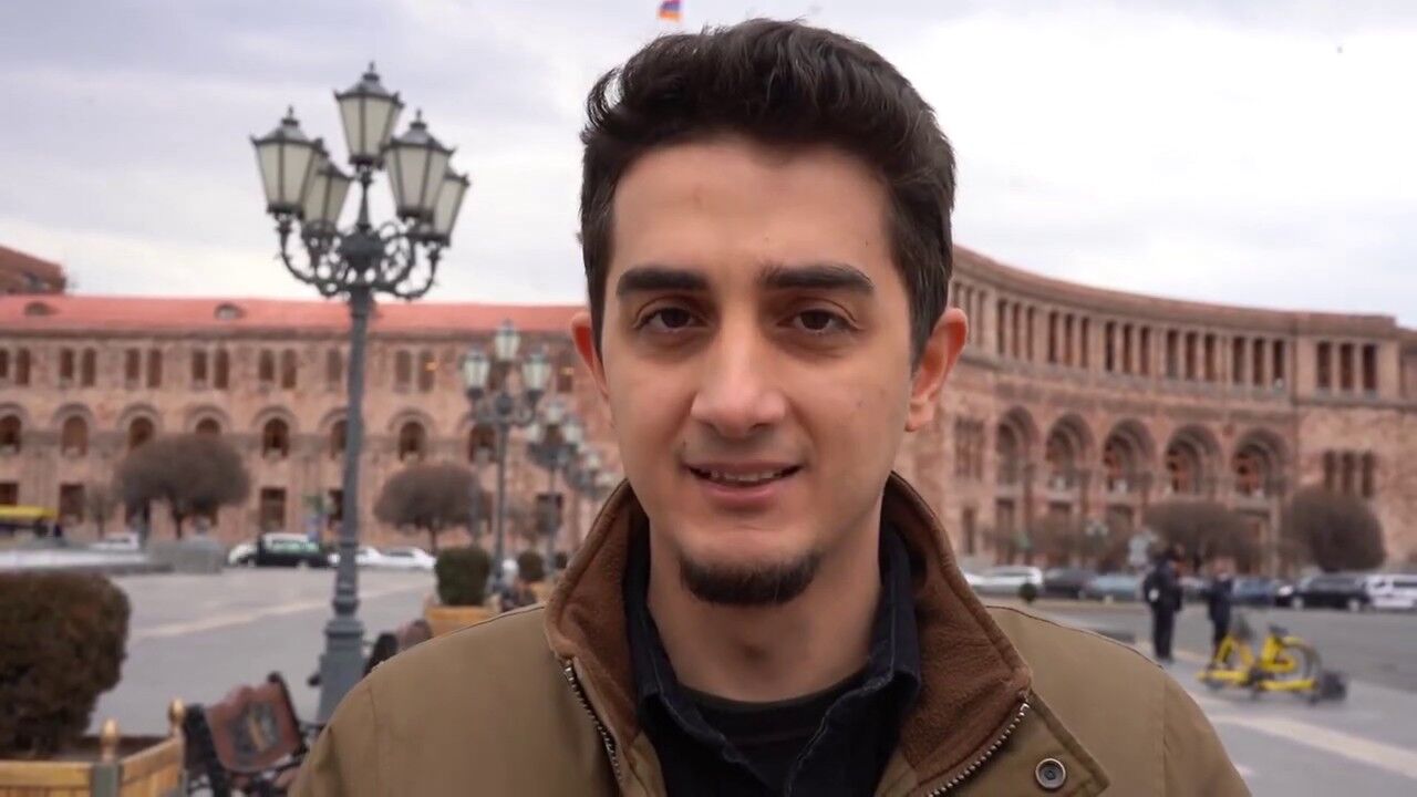Ruhi Çenet Kimdir2