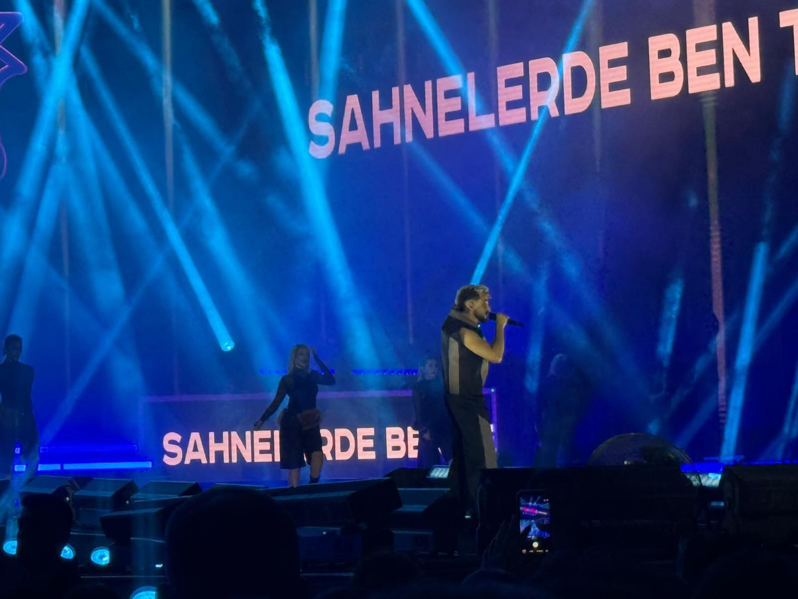 Sefo Aydın’ı Salladı Festivalde Binlerce Kişi Şarkılara Eşlik Etti (2)