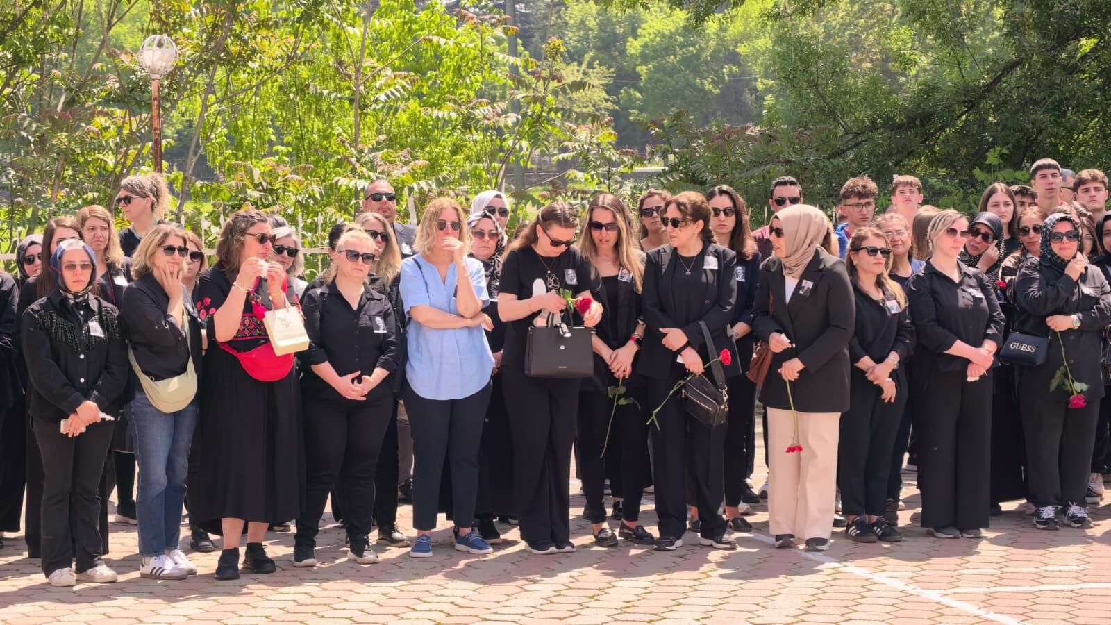 Sevilen müdür ölümüyle kahretti! Okulda gözyaşları sel oldu