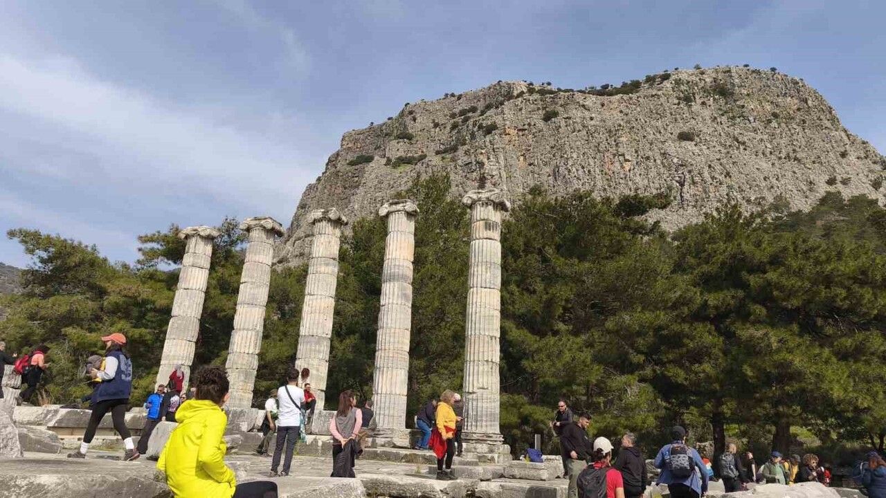 Söke’de Tarihi Talep Priene Antik Kenti’ne Seyir Terası Mı Geliyor1
